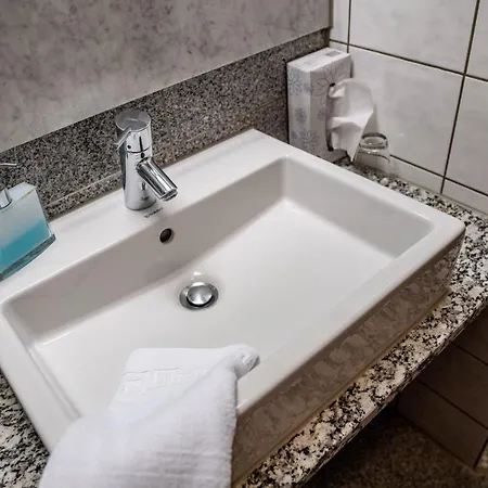 Und Hirsch Huettenreute فندق